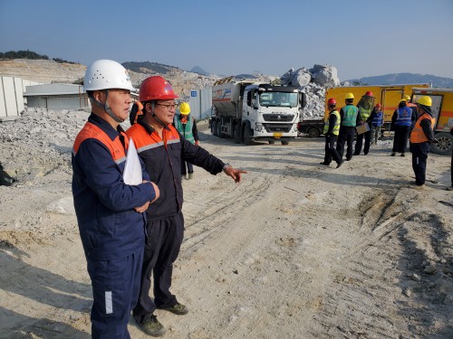 格式工廠(chǎng)富興建設(shè)公司 王凱�?富興建設(shè)公司紀(jì)委到項(xiàng)目部開(kāi)展安全再督查.jpg